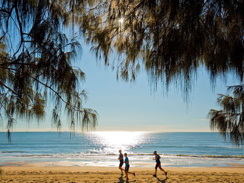 Millennium Esplanade And Tannum Sands Beach - E Caravan Parks 2