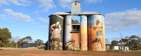 Riverina Outdoor Art Trail - E Caravan Parks 0