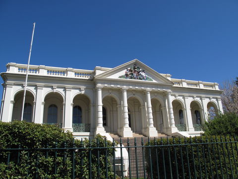 The Yass Courthouse - E Caravan Parks 0