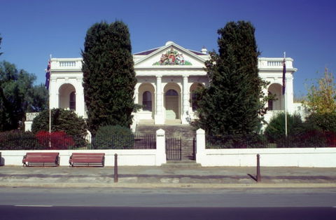 The Yass Courthouse - E Caravan Parks 2