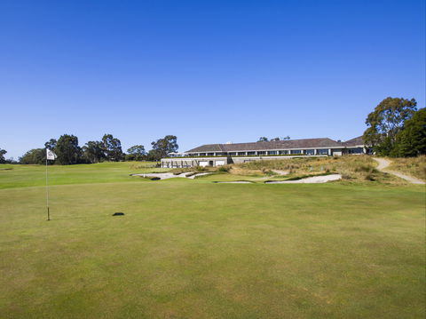 Woodlands Golf Club - E Caravan Parks 1