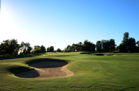 Black Bull Golf Course - E Caravan Parks 0