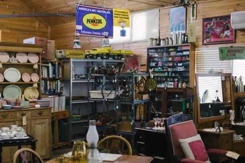 Bowning Antique Centre - E Caravan Parks 1