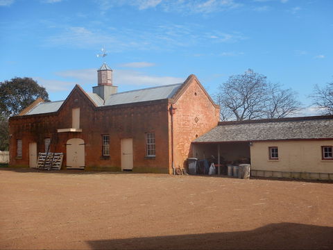 Cooma Cottage - E Caravan Parks 1