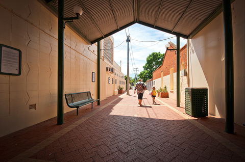 Kiesling Lane Heritage Walk - E Caravan Parks 0