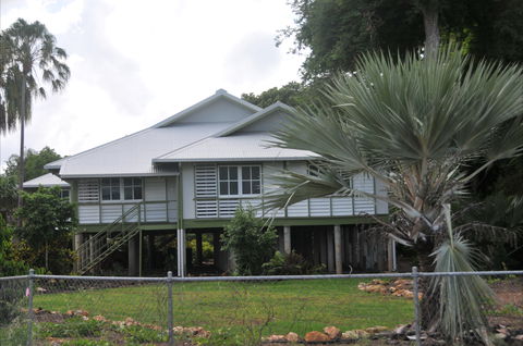 Myilly Point Heritage Precinct - E Caravan Parks 2