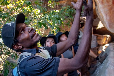 Arnhem Land Injalak Hill Full-Day Tour From Darwin - E Caravan Parks 0
