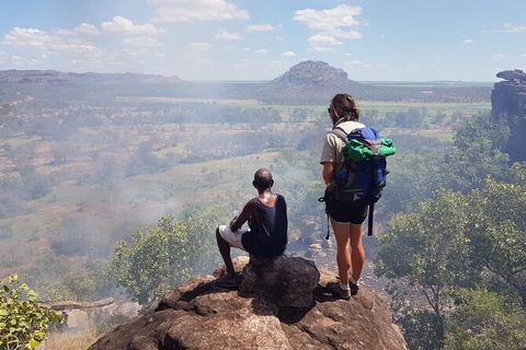Arnhem Land Injalak Hill Full-Day Tour From Darwin - E Caravan Parks 9