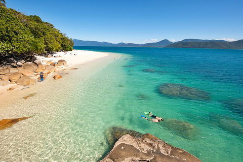 Fitzroy Island Catamaran Transfers From Cairns - E Caravan Parks 0