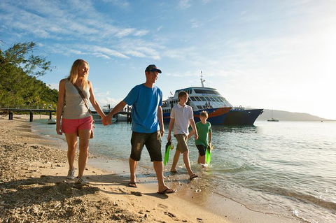 Fitzroy Island Catamaran Transfers From Cairns - E Caravan Parks 3