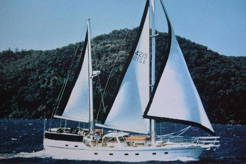 Great Barrier Reef Private Expedition Cruise (min 4 Day Max 8 Guests) - E Caravan Parks 2