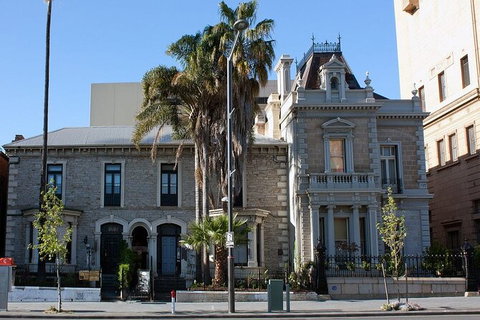 Adelaide Airport Transfers : Airport ADL To Adelaide City In Luxury Car - E Caravan Parks 4