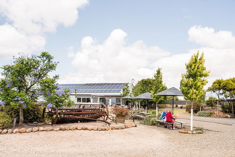 Heritage, Wine & Gin Tours - E Caravan Parks 1