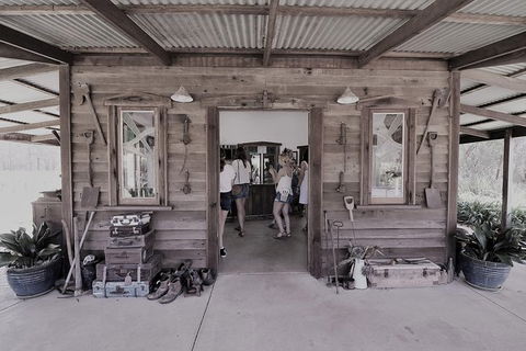 The Favourite 4 Experience - E Caravan Parks 0