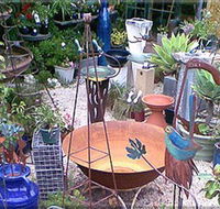 Leaf  Stone Garden Gallery - E Caravan Parks