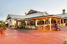 Potters Hotel And Brewery - E Caravan Parks 0