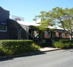 Forest Lake Hotel - E Caravan Parks 1