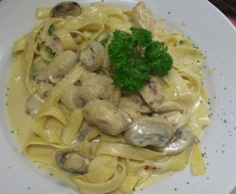 Little Roma Italian Restaurant - E Caravan Parks 3