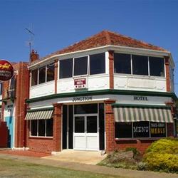 Allansford Hotel - E Caravan Parks 0