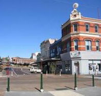 Robin Hood Hotel - E Caravan Parks