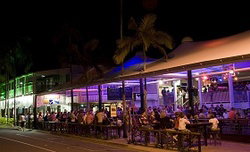 The Courthouse Hotel Port Douglas - E Caravan Parks 2