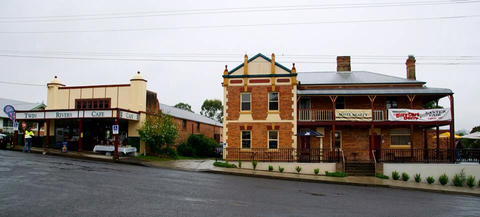 Beatty Hotel - E Caravan Parks 1