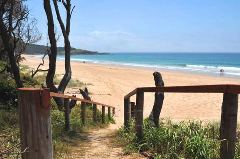 Hoey Moey–Park Beach Hotel - E Caravan Parks 1