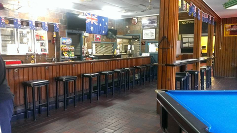 Lakes Creek Hotel - E Caravan Parks 2