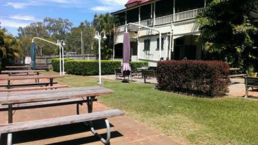 Lakes Creek Hotel - E Caravan Parks 3
