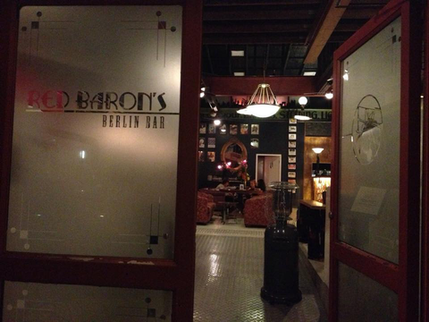 Red Baron's Lounge Bar - E Caravan Parks 3