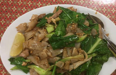 Lee's Thai Food Restaurant - E Caravan Parks 4