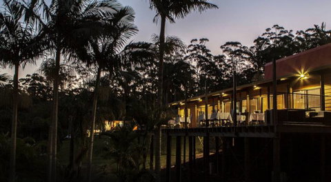 Pasfields Restaurant - E Caravan Parks 2
