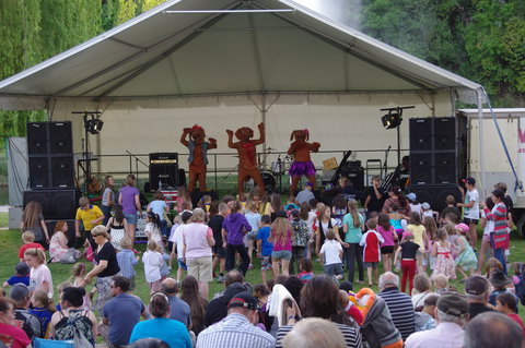 Regional Australia Bank Inverell Sapphire City Festival - E Caravan Parks 1