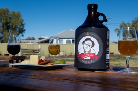 Beer And Wine O'Clock At Club Boutique Hotel Cunnamulla - E Caravan Parks 2