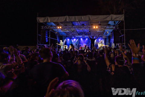 VDM Fest - Rock Edge Country Music Festival - E Caravan Parks 1