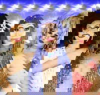 Les Divas An All Male Revue - E Caravan Parks