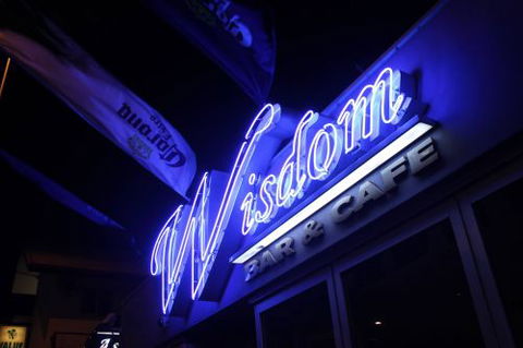 Wisdom Bar & Cafe - E Caravan Parks 3