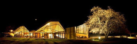 Peppermint Bay - Bar, Dining And Terrace - E Caravan Parks 3