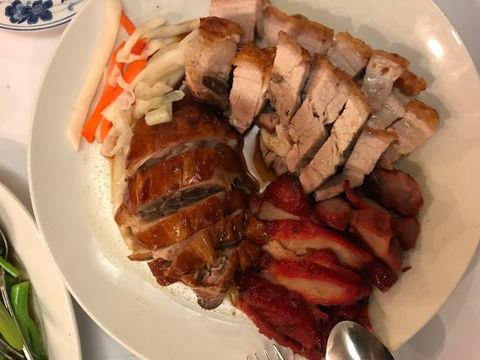 Hung Sahn Seafood & Barbeque Restaurant - E Caravan Parks 0