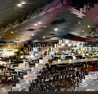 Skyways Hotel Bistro - E Caravan Parks