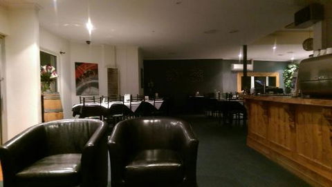 Carrier Arms Hotel - E Caravan Parks 0