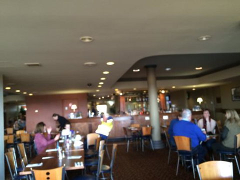 Elgins Hotel - E Caravan Parks 0