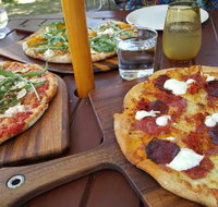 Bank Street Wood Fired Pizza and Gardens - E Caravan Parks