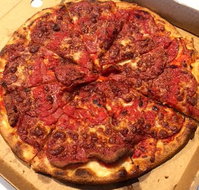 Dante's Gourmet Pizza Bar - E Caravan Parks