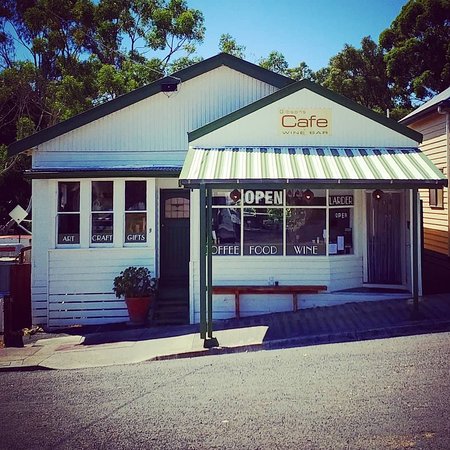 Gibsons Cafe & Larder - E Caravan Parks 0