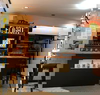 Flight Bar And Bottle Shop - E Caravan Parks