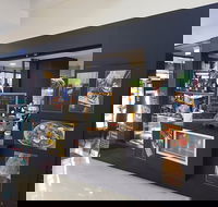 La Plaza Cafe - E Caravan Parks