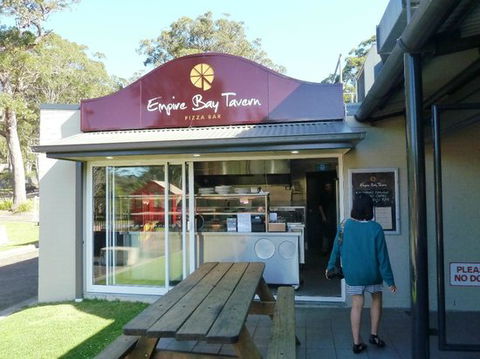 Empire Bay Tavern - E Caravan Parks 0