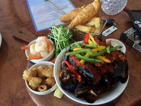 Sandy Cove Tavern - E Caravan Parks 0