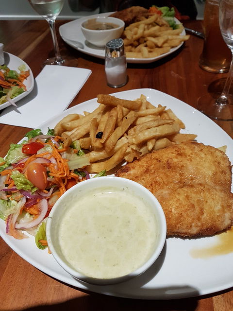 Sandy Cove Tavern - E Caravan Parks 2